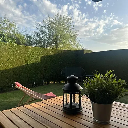 Apartment Con Piscina En *