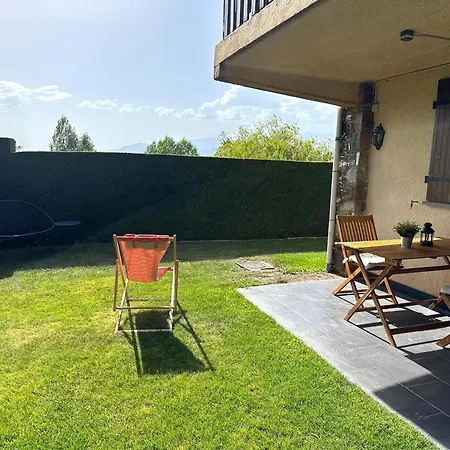 Con Piscina En Apartment