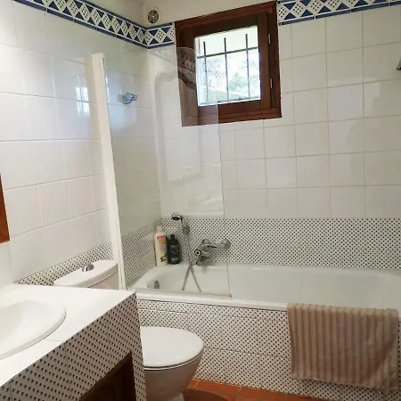 Con Piscina En Apartment Osseja