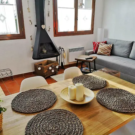 Apartment Con Piscina En Osseja